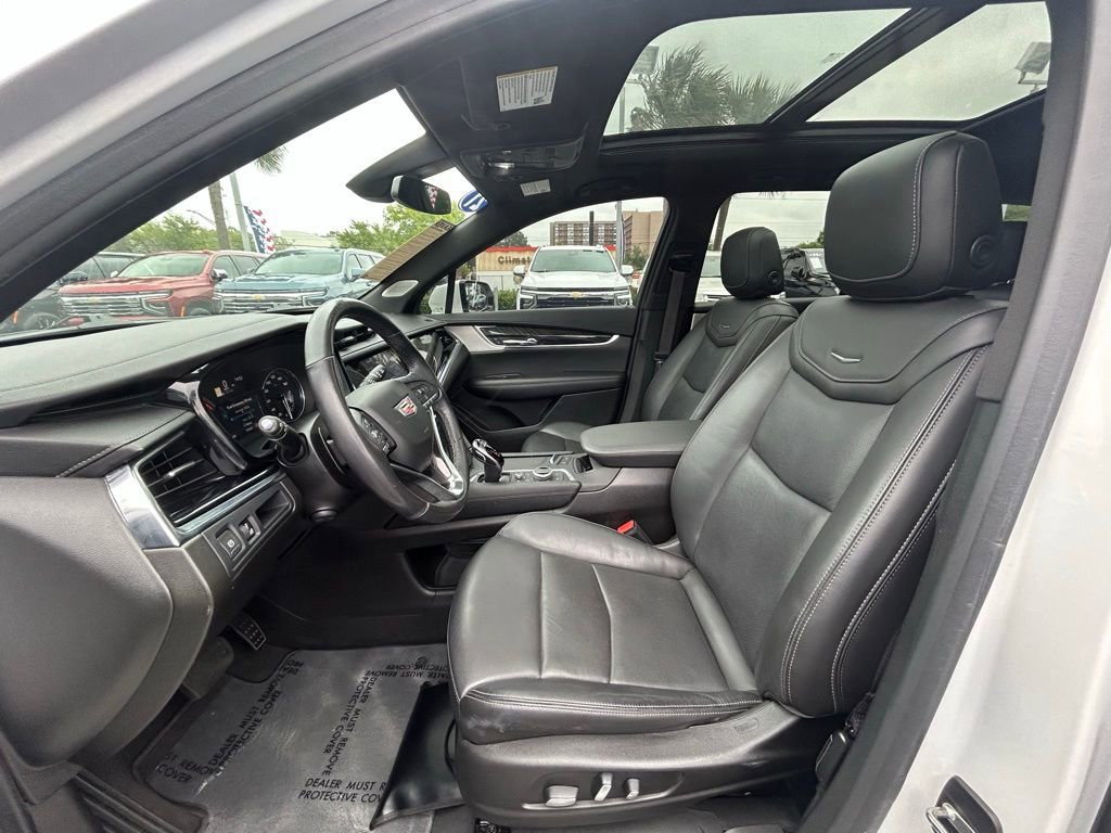 Used 2021 Cadillac XT6 Premium Luxury image 13