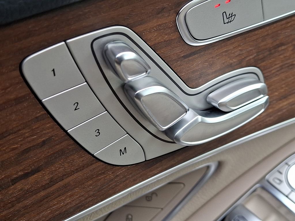 Used 2022 Mercedes-Benz GLC 300 4MATIC image 24