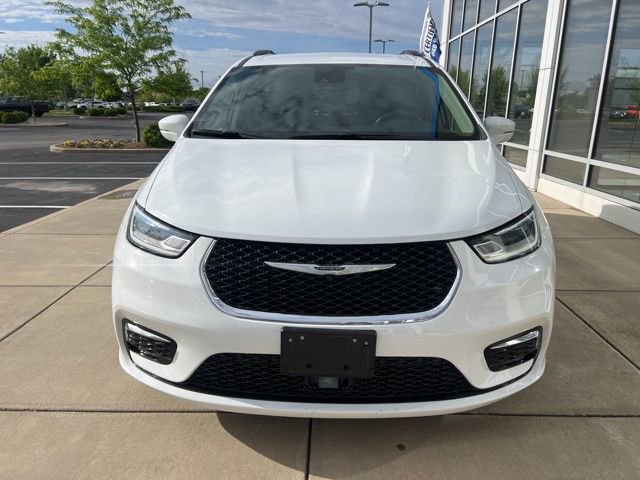 Used 2022 Chrysler Pacifica Touring-L FWD image 10