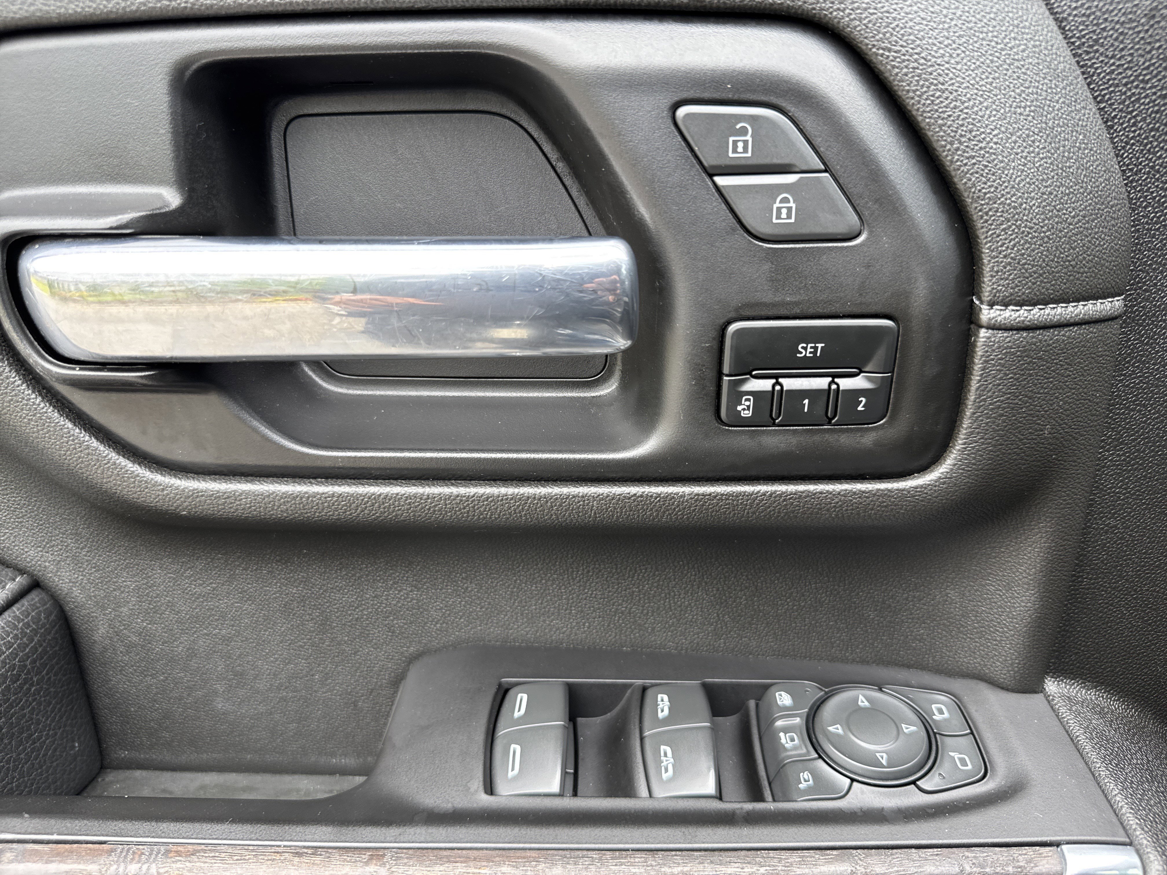 Used 2022 GMC Sierra 2500 Denali AWD/4WD image 15