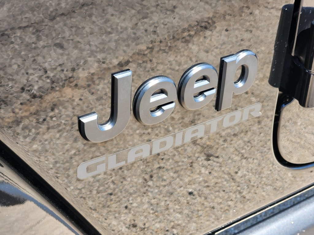 Used 2022 Jeep Gladiator Sport AWD/4WD image 12