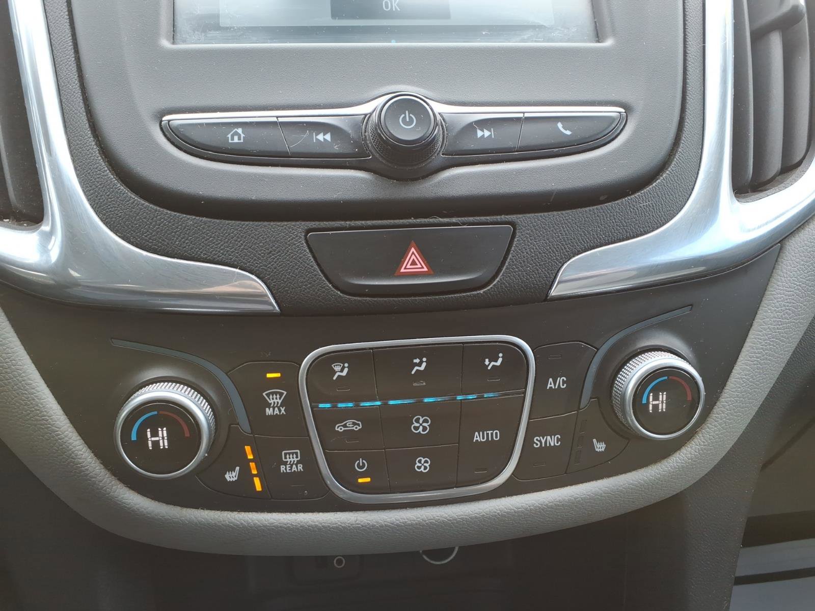 Used 2018 Chevrolet Equinox LT image 24