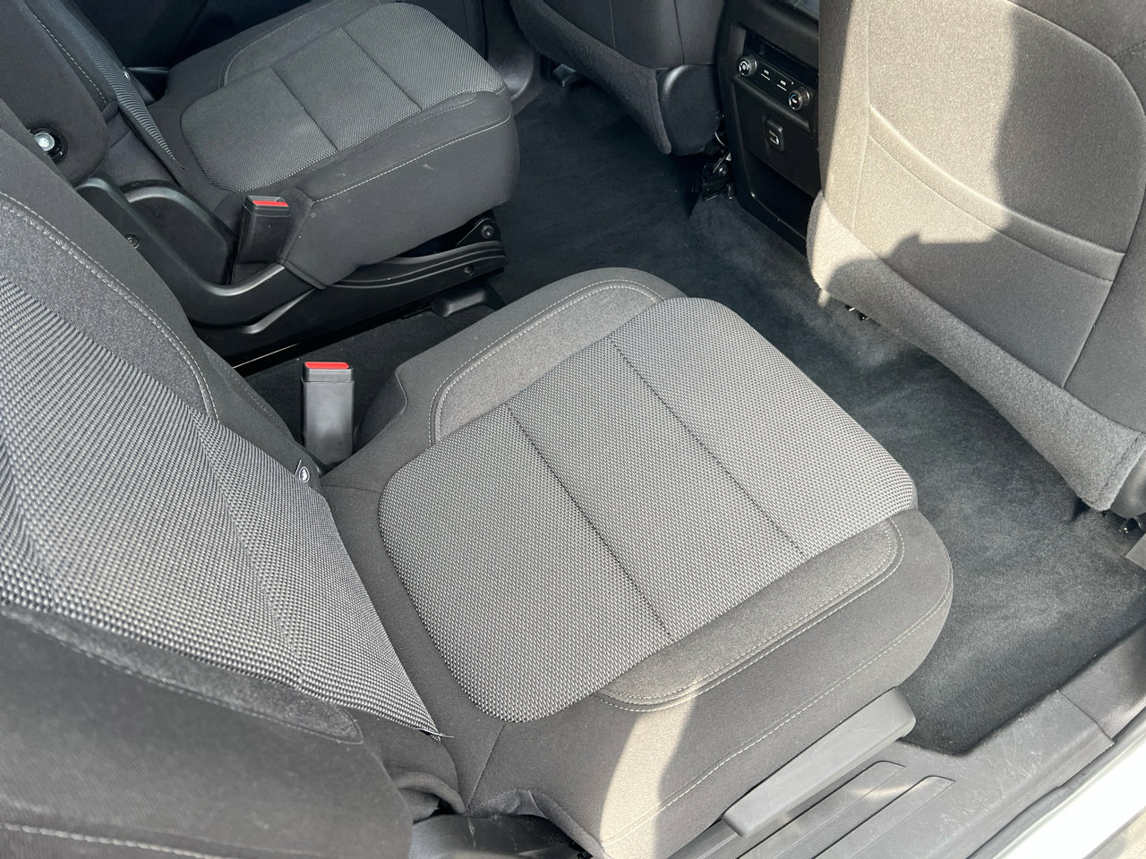 Used 2022 Chevrolet Traverse LT image 16