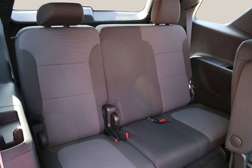 Used 2023 Chevrolet Traverse LT image 17