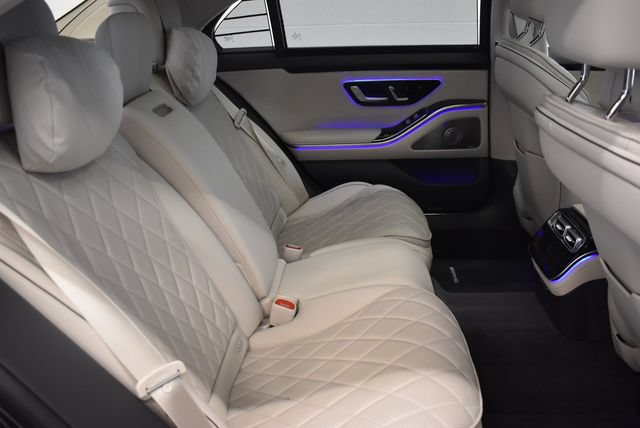 Used 2025 Mercedes-Benz S 580e 4MATIC Sedan image 17