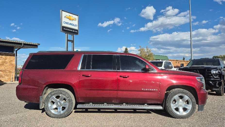 Used 2016 Chevrolet Suburban LT w/ LT Signature Package AWD/4WD image 2