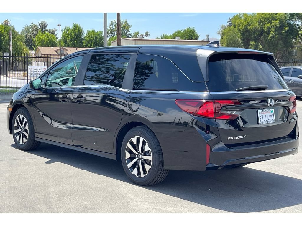 Certified 2026 Honda Odyssey EX-L image 3