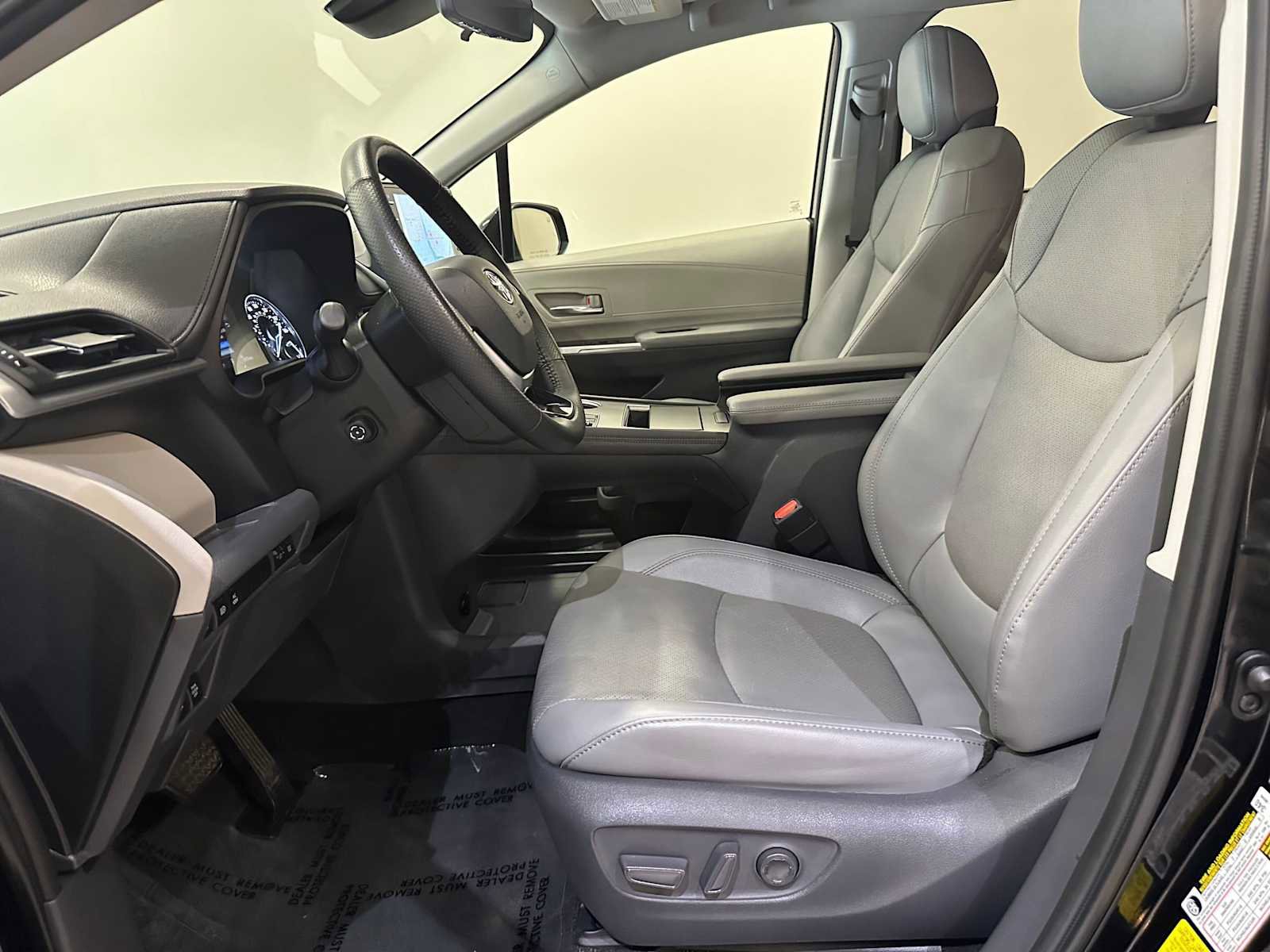 Certified 2021 Toyota Sienna Limited image 23
