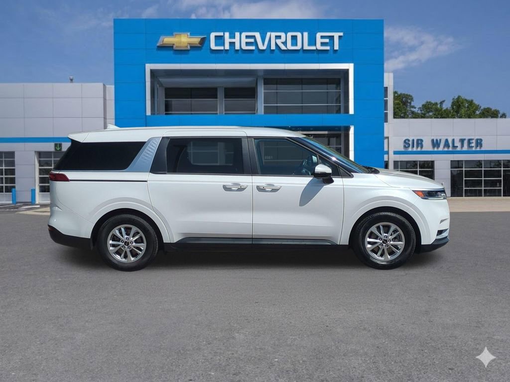 Used 2022 Kia Carnival LX image 7