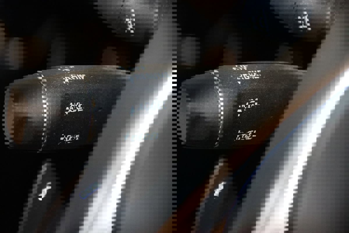 Used 2017 Mercedes-Benz SLC 300 image 18