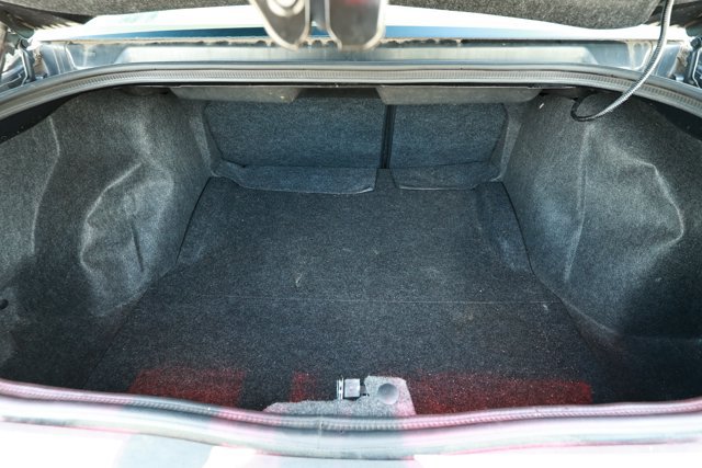 Used 2014 Dodge Challenger SXT RWD image 10