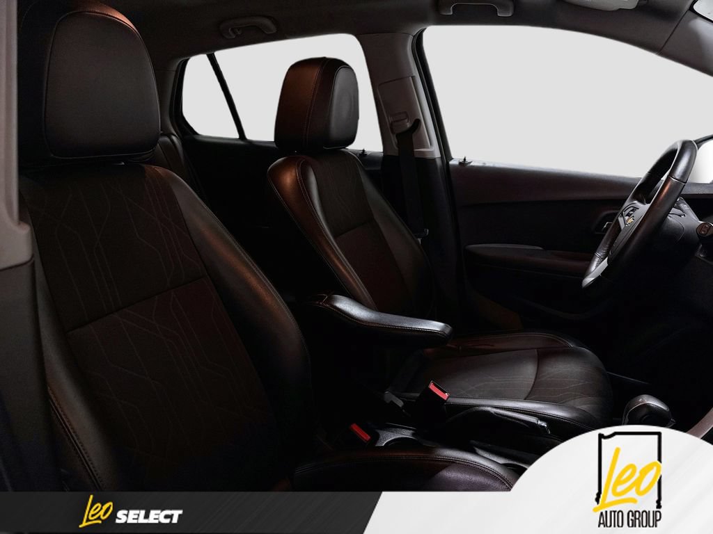 Used 2018 Chevrolet Trax LT w/ LT Convenience Package FWD image 26