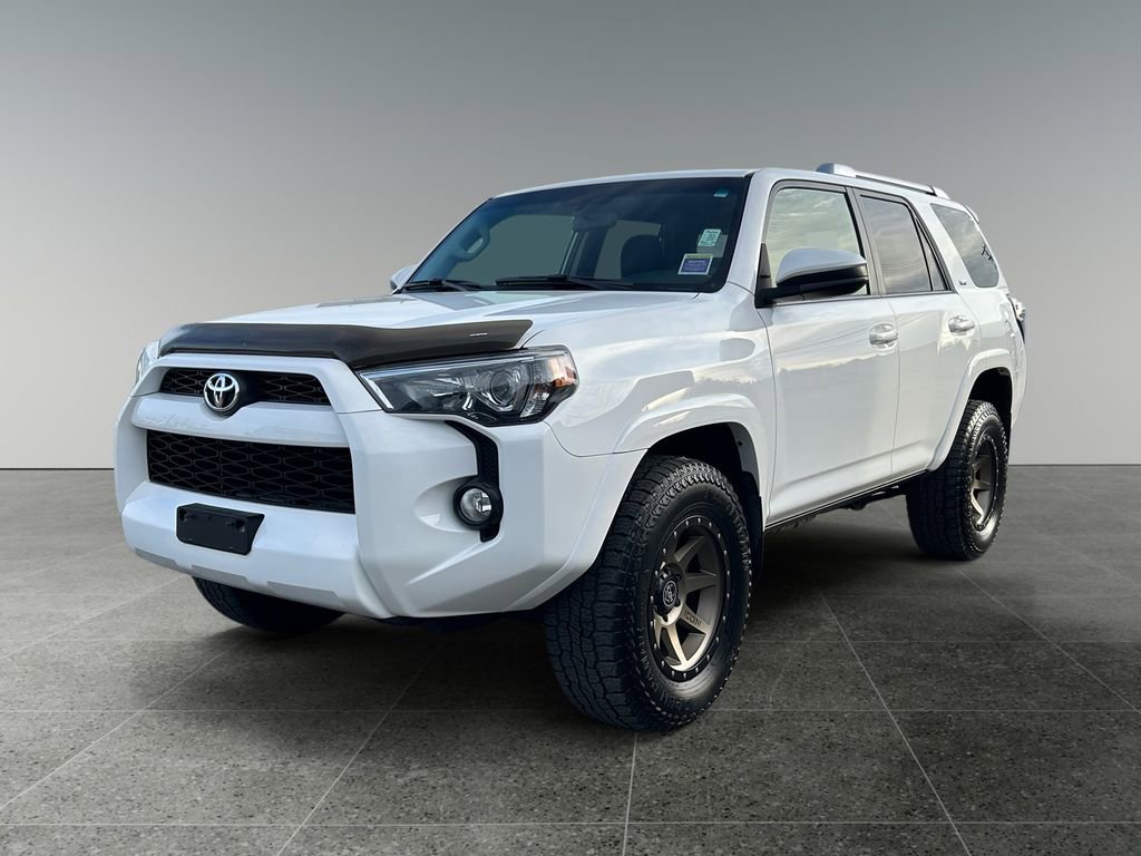 Used 2016 Toyota 4Runner SR5 image 3