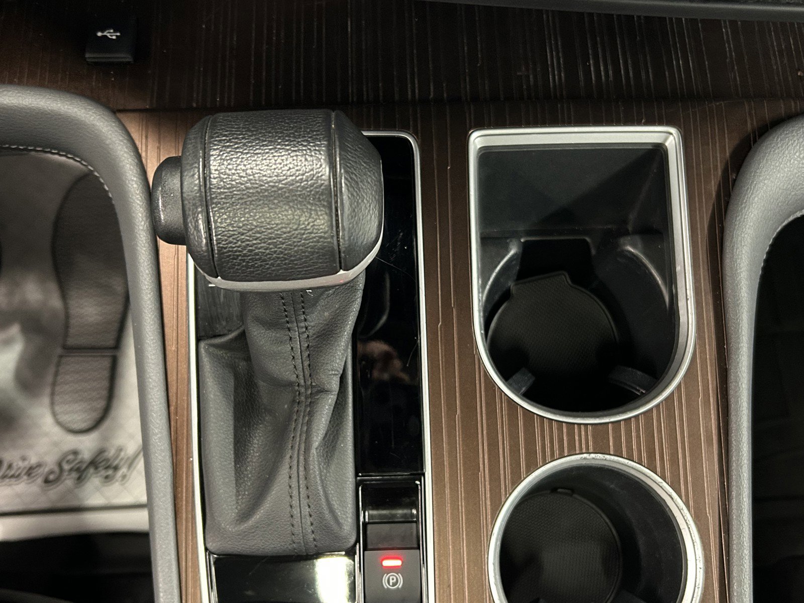 Used 2023 Toyota Sienna XLE image 28