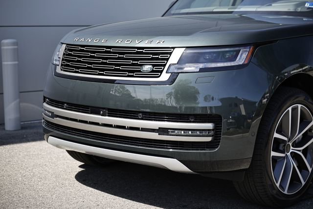 New 2026 Land Rover Range Rover Long Wheelbase SE image 2