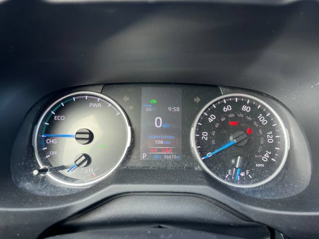 Used 2021 Toyota RAV4 LE AWD/4WD image 19