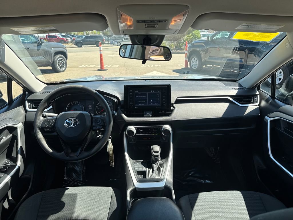 Used 2021 Toyota RAV4 LE w/ Carpet Mat Package (TMS) AWD/4WD image 11
