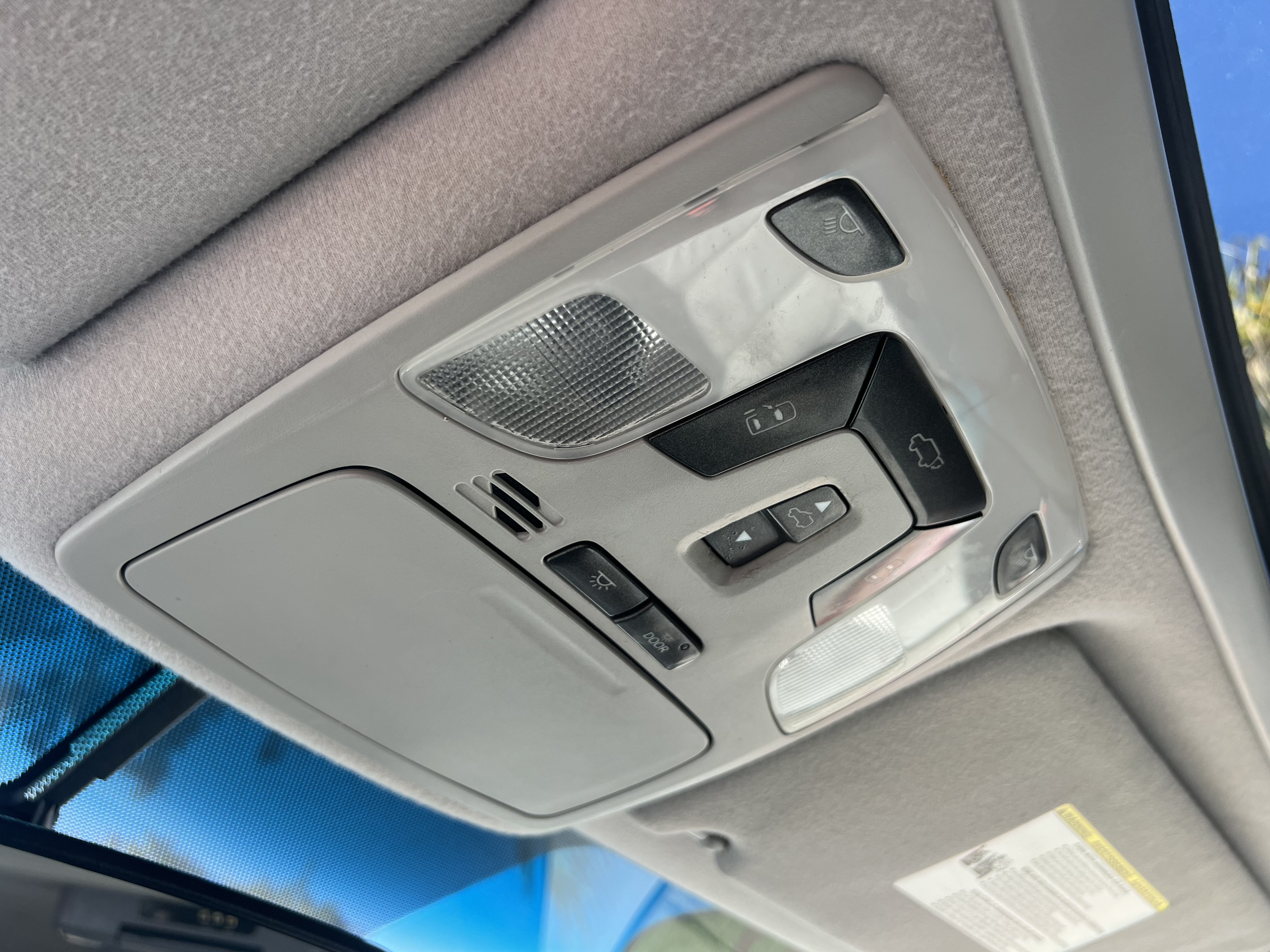 Used 2011 Toyota Sienna XLE FWD image 39