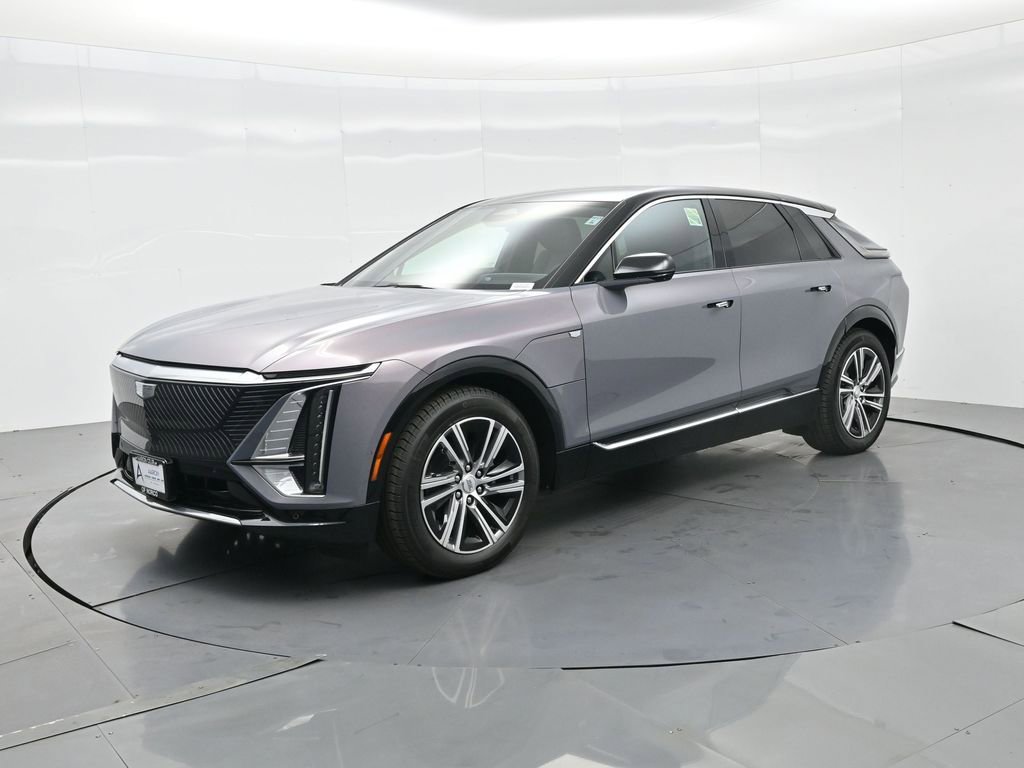 Used 2025 Cadillac Lyriq Luxury image 2