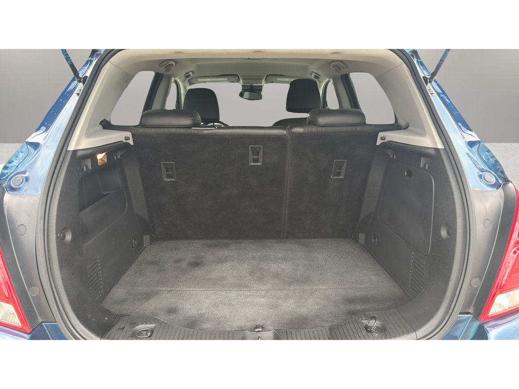 Used 2020 Chevrolet Trax LT w/ LT Convenience Package AWD/4WD image 12