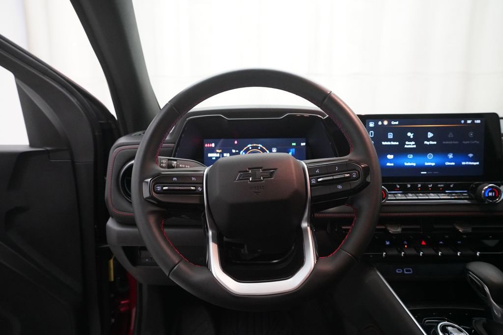 Certified 2024 Chevrolet Colorado Z71 w/ LPO, Dark Essentials Package image 4