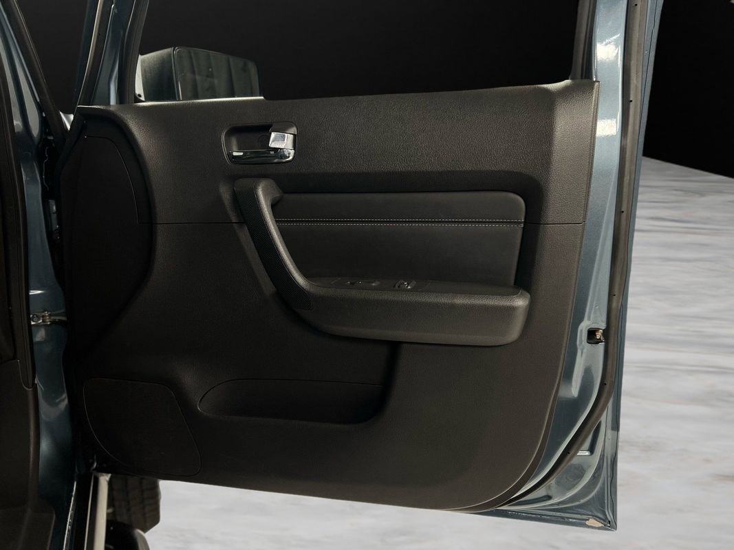 Used 2006 HUMMER H3 Luxury image 32