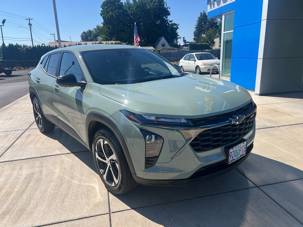 Certified 2024 Chevrolet Trax RS image 1