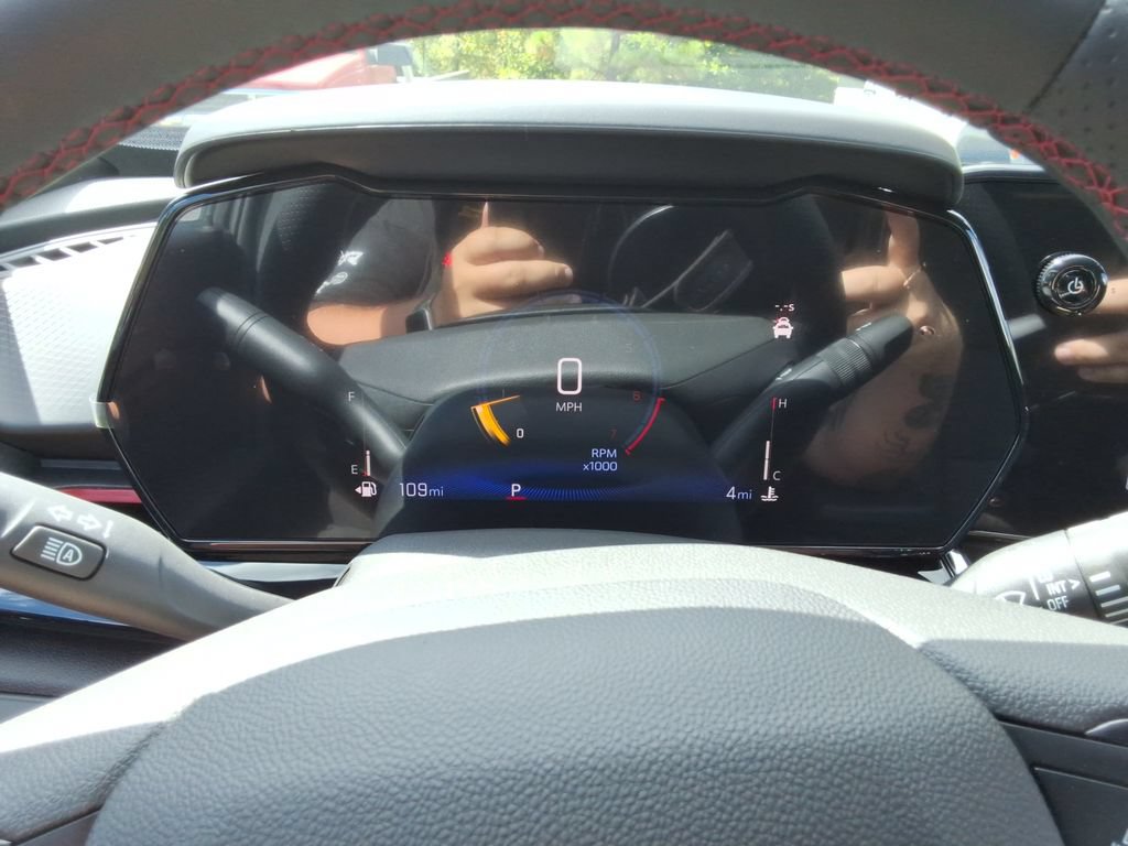 New 2026 Chevrolet Trax RS w/ Sunroof Package FWD image 27
