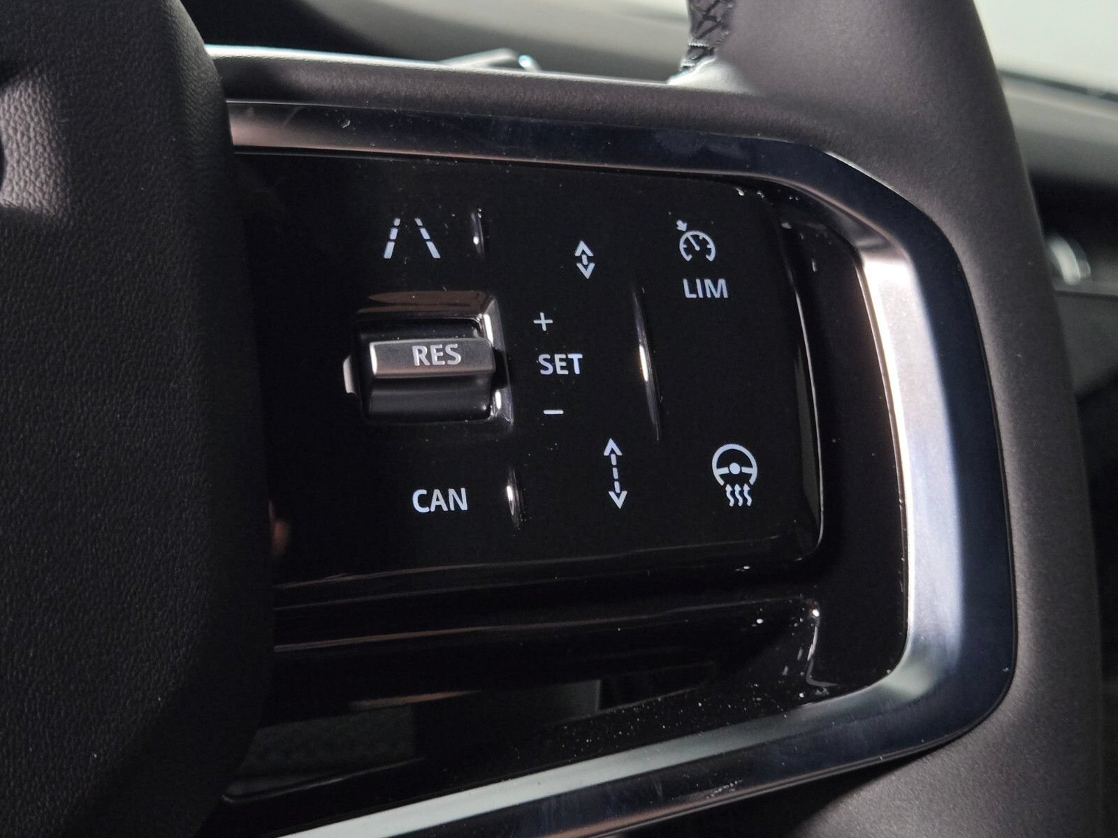 New 2026 Land Rover Discovery Sport Landmark AWD/4WD image 25