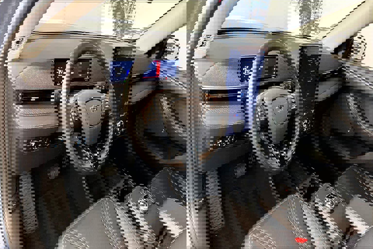 Used 2024 Ford Mustang Mach-E Premium image 16