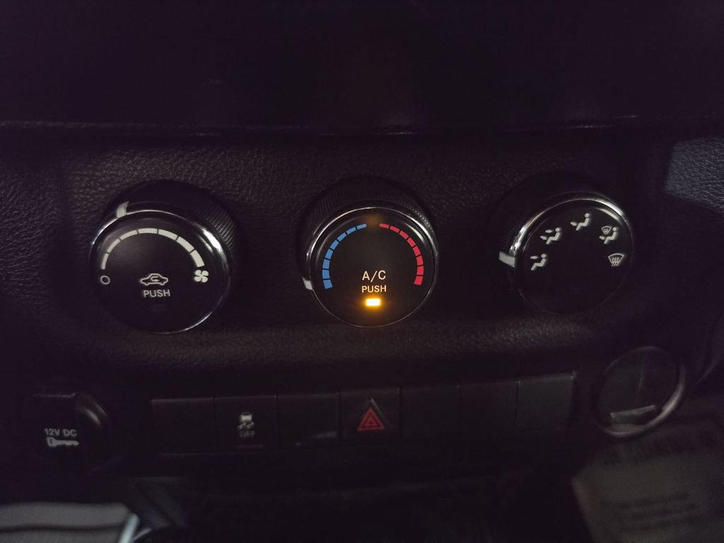 Used 2015 Jeep Wrangler Sport AWD/4WD image 16