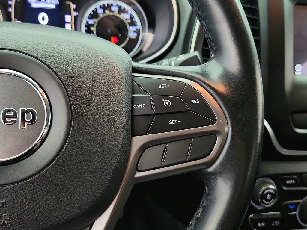 Used 2020 Jeep Cherokee Latitude Plus w/ Cold Weather Group image 22