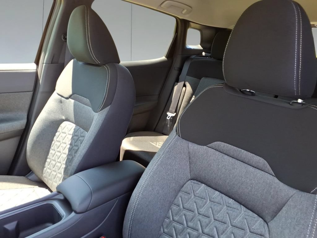 New 2026 Nissan Kicks SV w/ Cold Weather Package FWD image 15