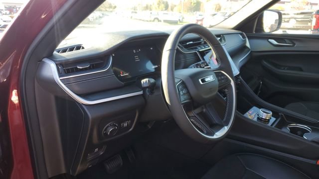 Certified 2024 Jeep Grand Cherokee L Altitude image 6