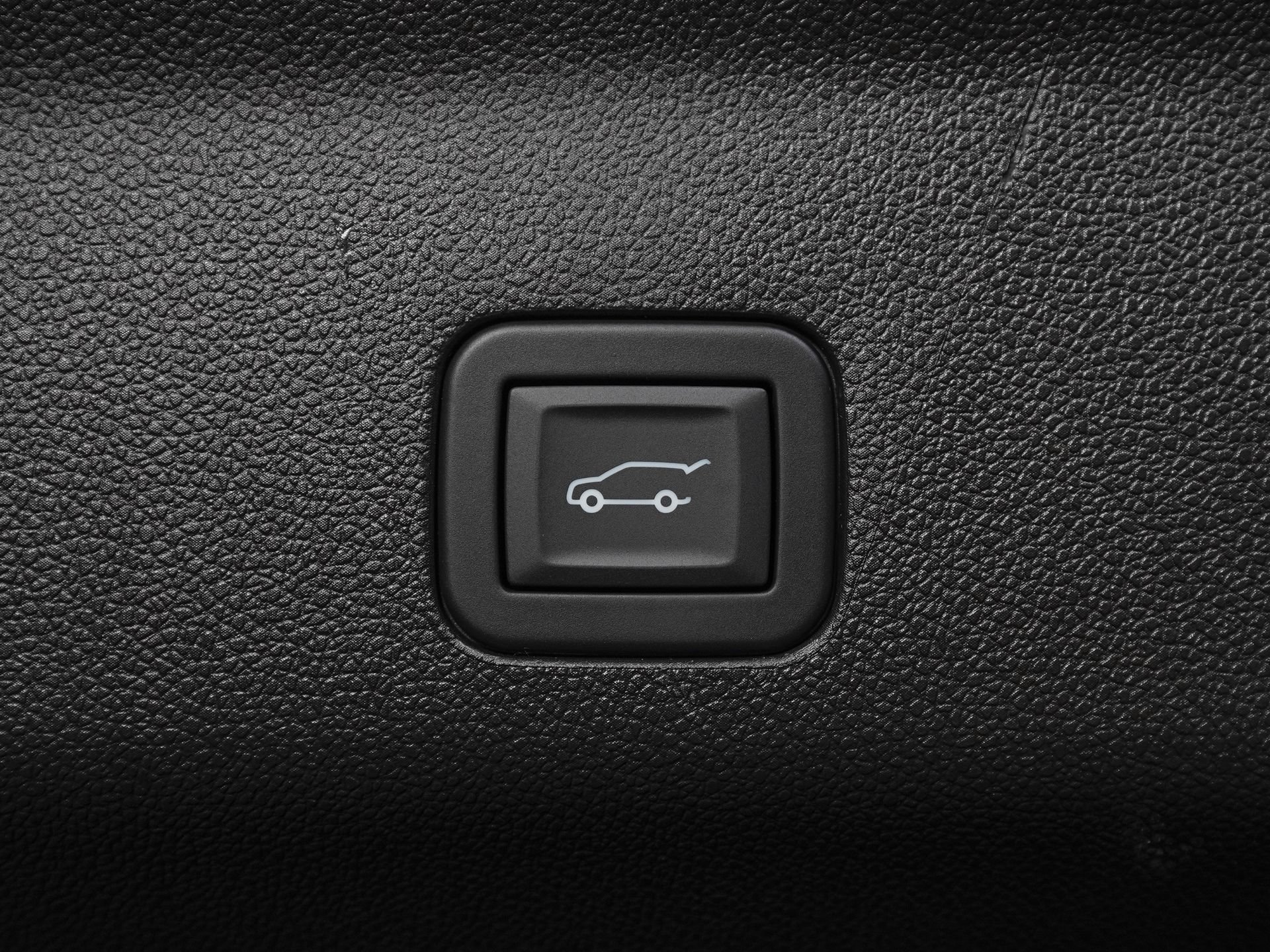 Used 2026 GMC Yukon Denali w/ Sun & Power Step Package AWD/4WD image 14