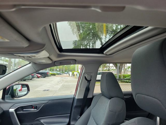 Used 2022 Toyota RAV4 XLE w/ Convenience Package image 13