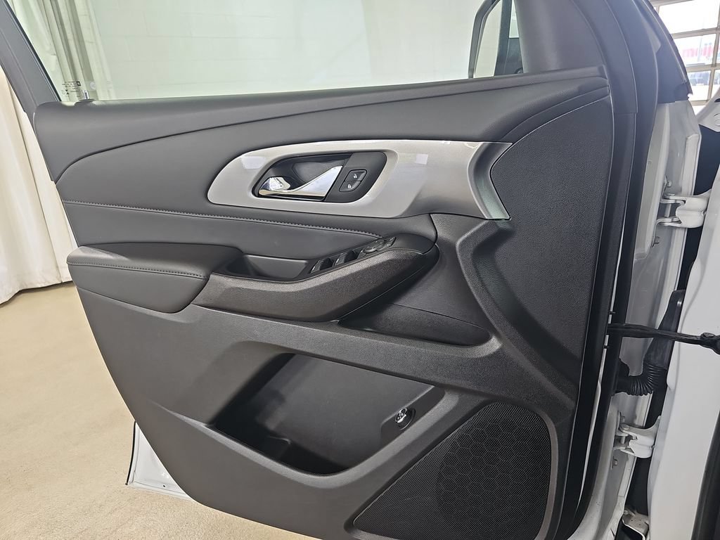 Certified 2023 Chevrolet Traverse LT w/ LPO, Floor Liner Package AWD/4WD image 34