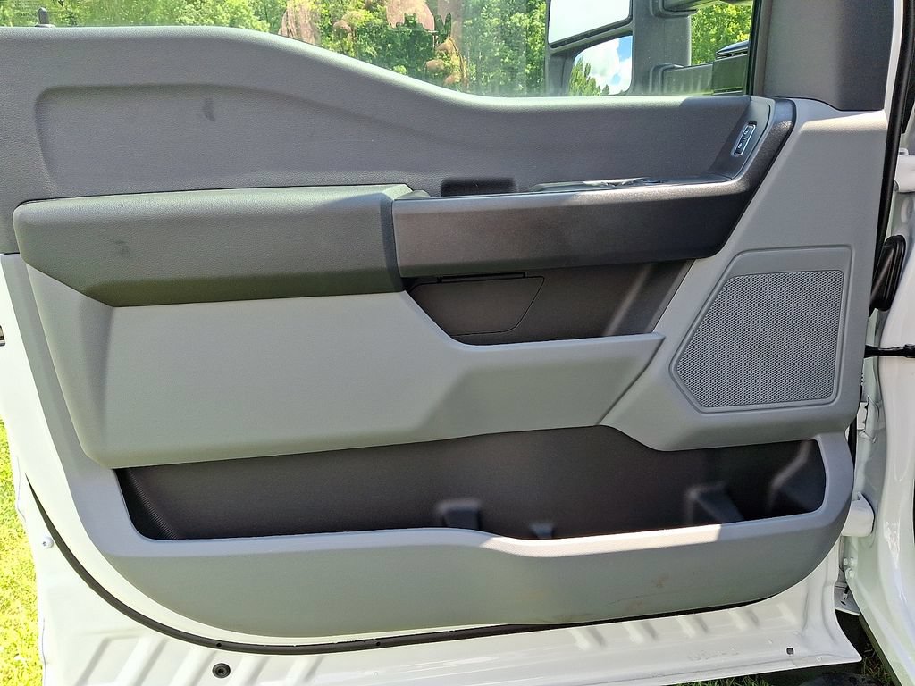New 2026 Ford F550 4x4 Regular Cab Super Duty image 6