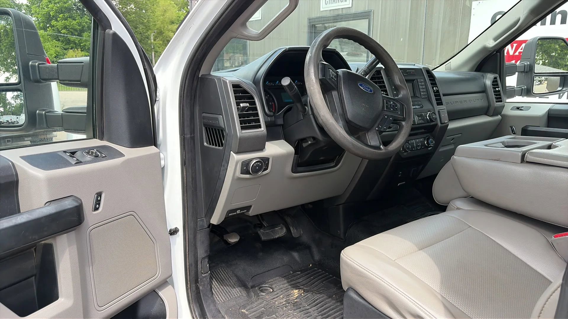 Used 2017 Ford F250 XL w/ Power Equipment Group AWD/4WD image 8