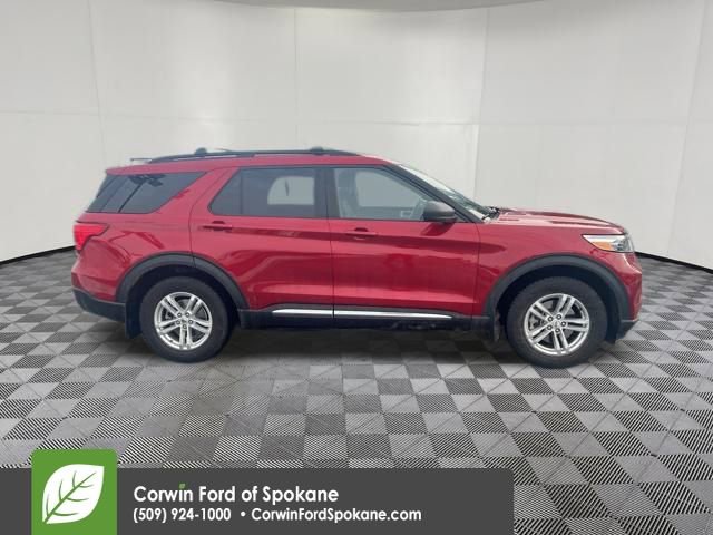 Used 2020 Ford Explorer XLT w/ Comfort Package image 2