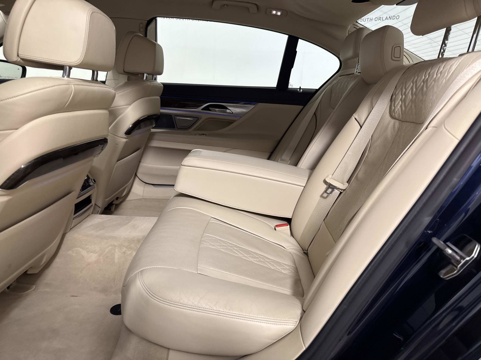 Used 2016 BMW 740i RWD image 11