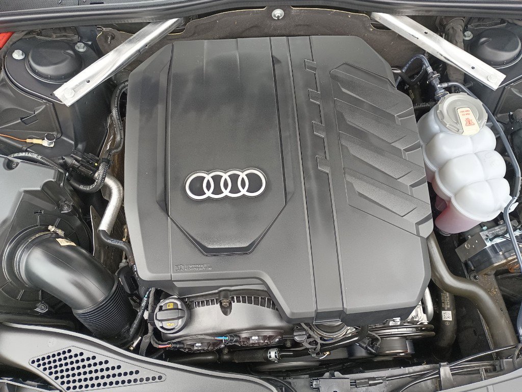 Used 2021 Audi A4 2.0T Premium w/ Convenience Package image 11