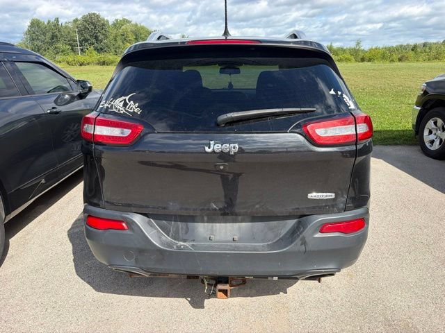 Used 2016 Jeep Cherokee Latitude w/ Cold Weather Group FWD image 8