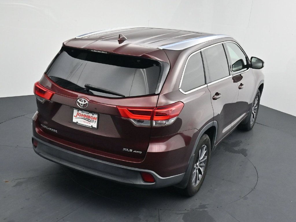 Used 2018 Toyota Highlander XLE AWD/4WD image 29