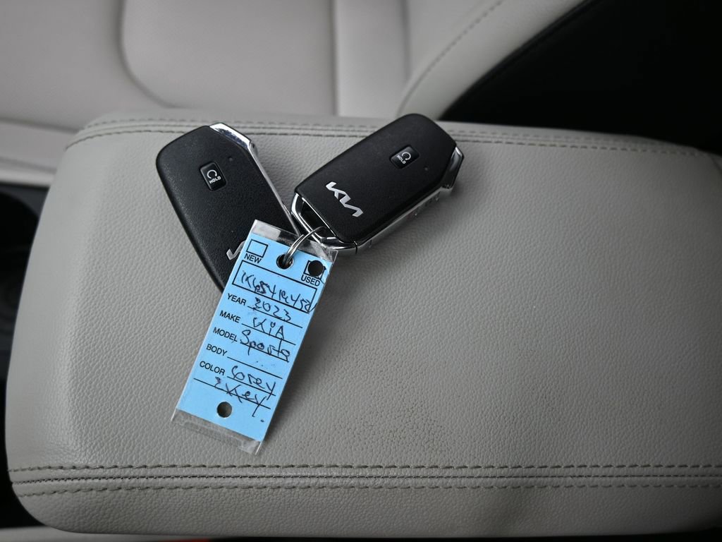 Used 2023 Kia Sportage EX image 19