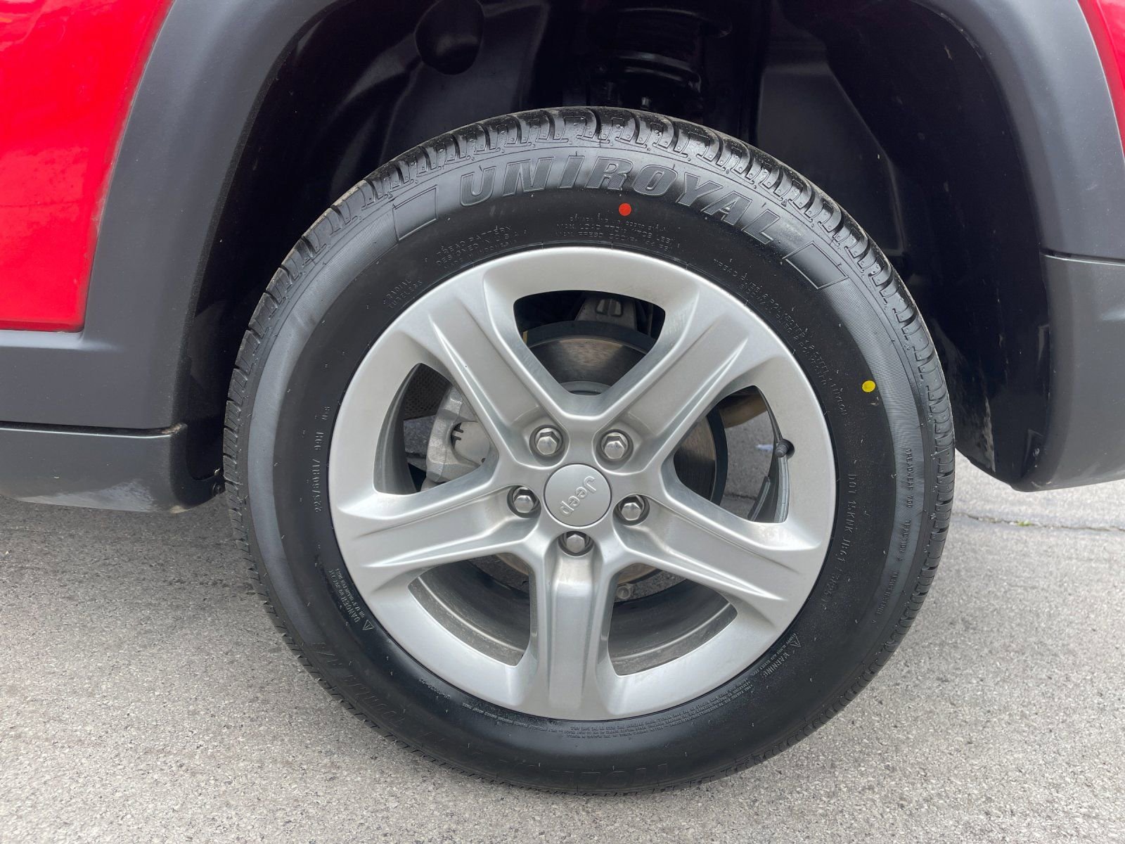 Used 2023 Jeep Compass Latitude image 31