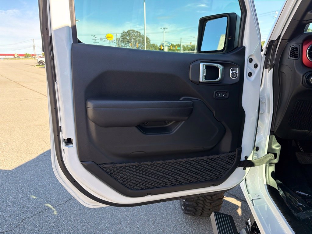 Used 2020 Jeep Gladiator Rubicon w/ Cold Weather Group AWD/4WD image 15