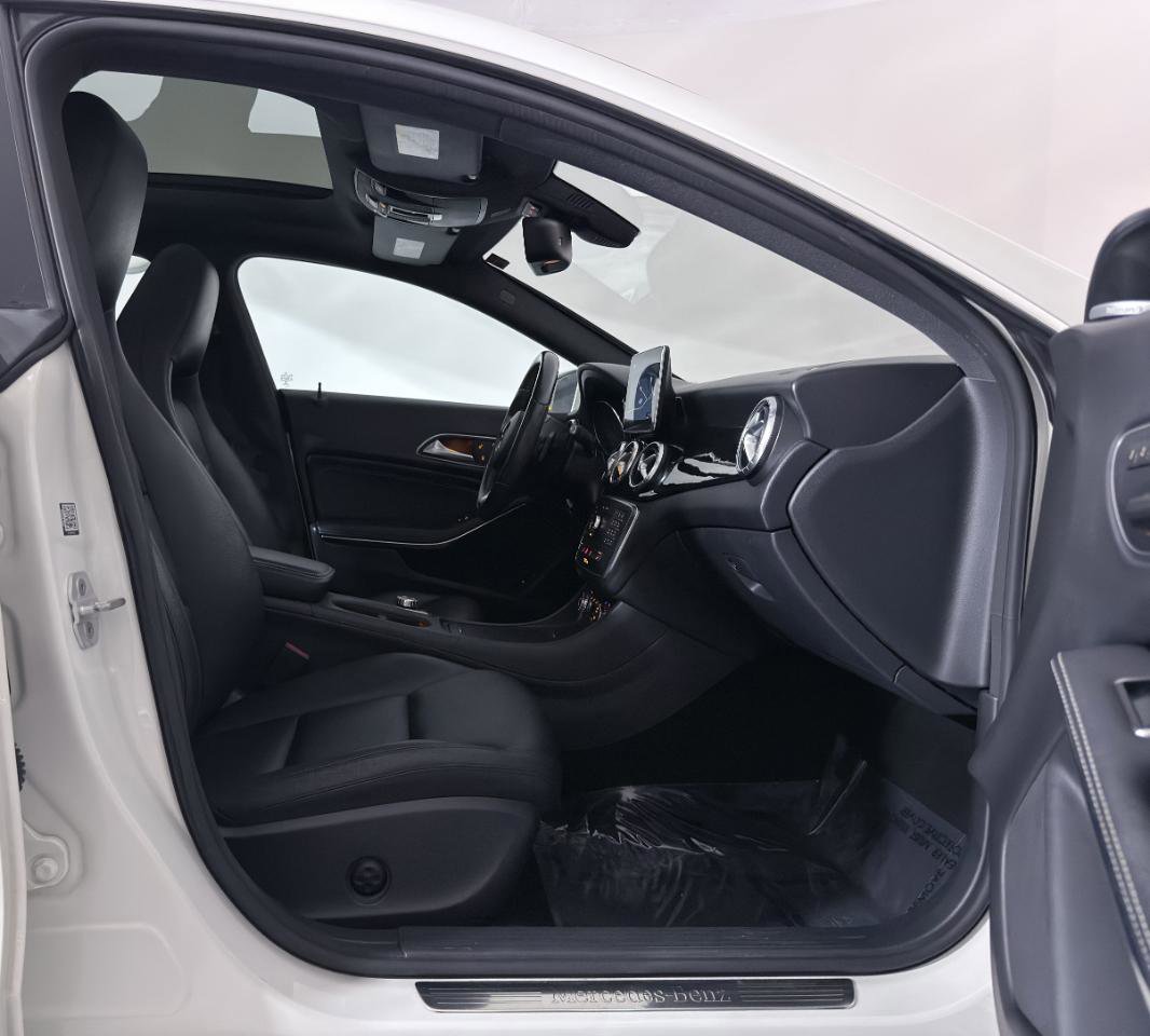 Used 2015 Mercedes-Benz CLA 250 4MATIC image 25