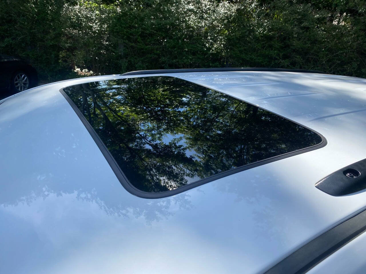 Used 2019 Jeep Grand Cherokee Altitude AWD/4WD image 38