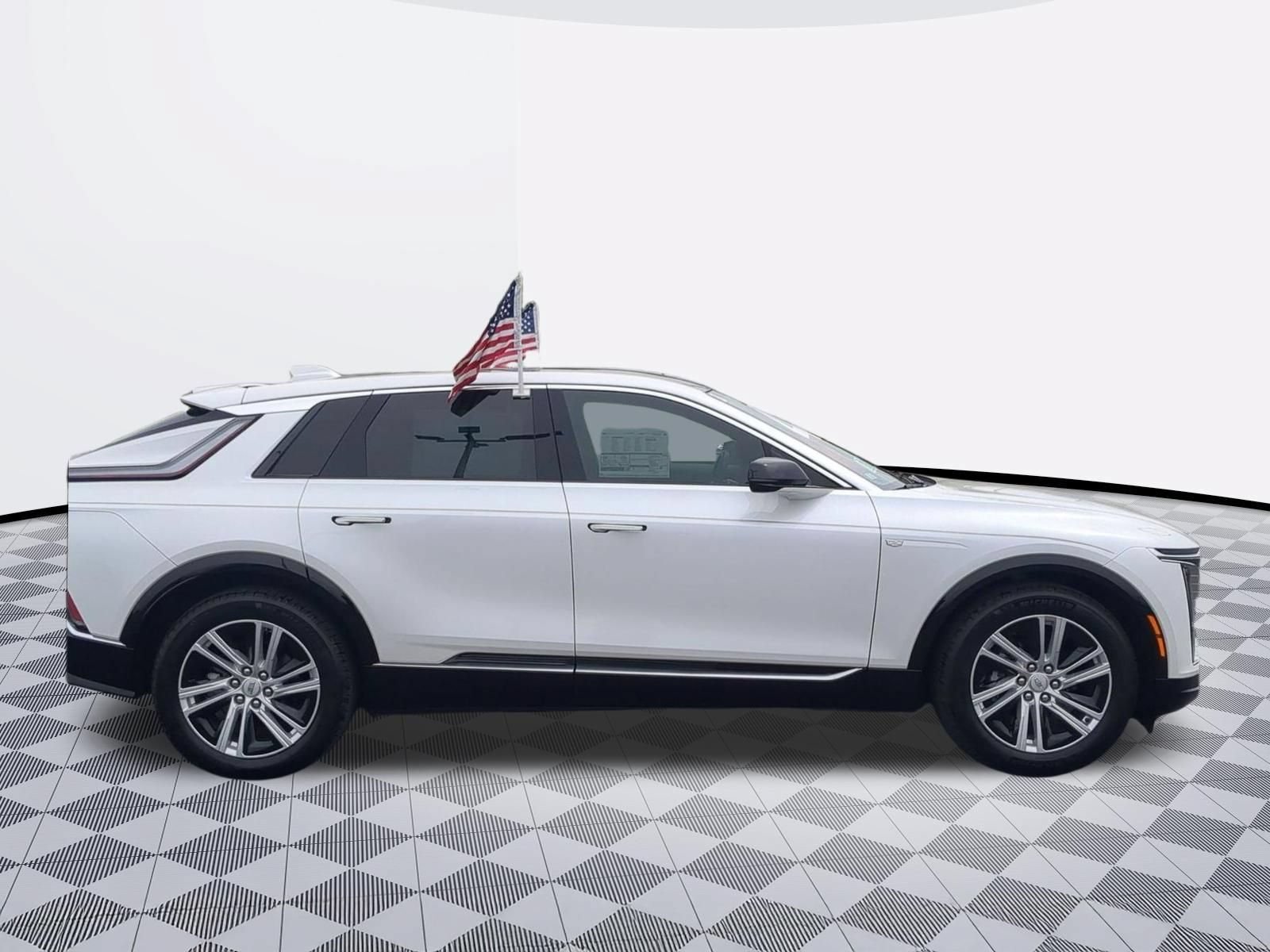 Used 2024 Cadillac Lyriq Tech w/ LPO, Floor Liner Package RWD image 9